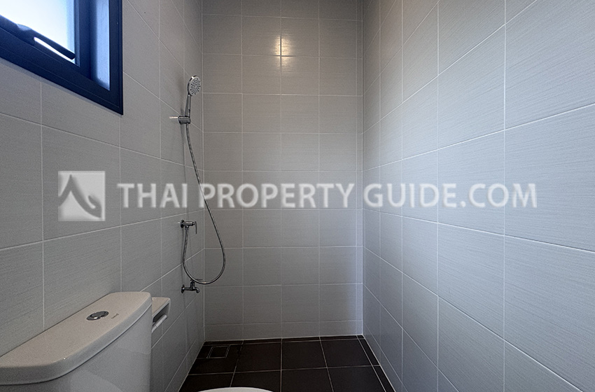 House with Shared Pool in Krung Thep Kritha 
